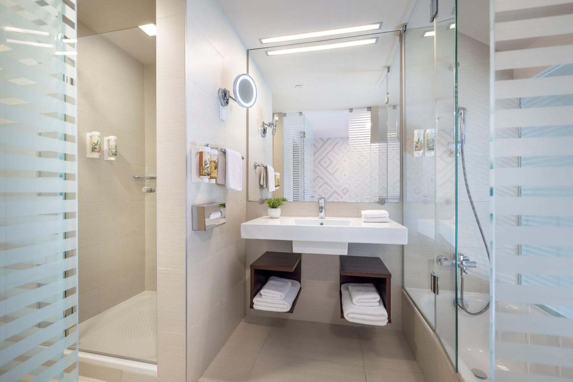 Suite Niveau V pour 2+2 Personnes - Vue sur Mer