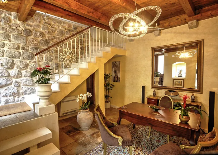 Dominus Little Palace